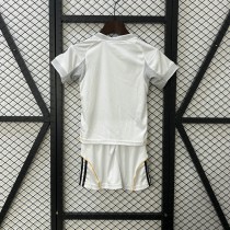 Maillot Real Madrid Enfant Domicile 2025/2026